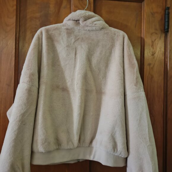 Missguide Plus Beige Fur Coat - Picture 4 of 6